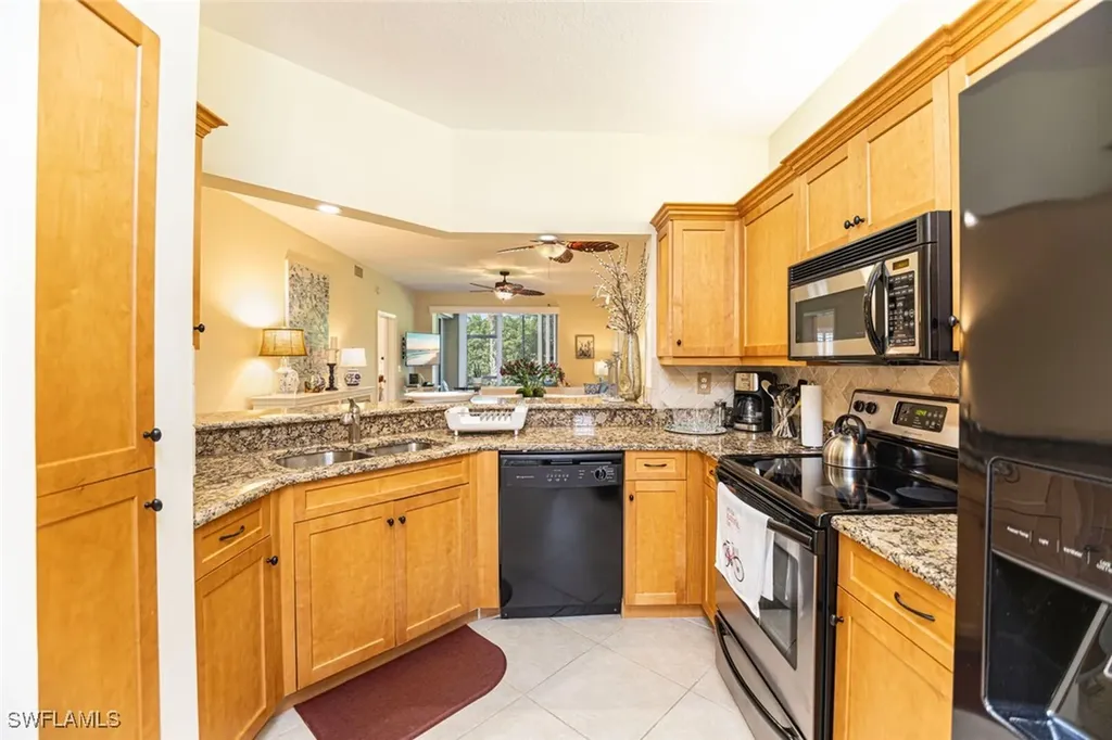823 Tanbark Drive Naples FL 34108