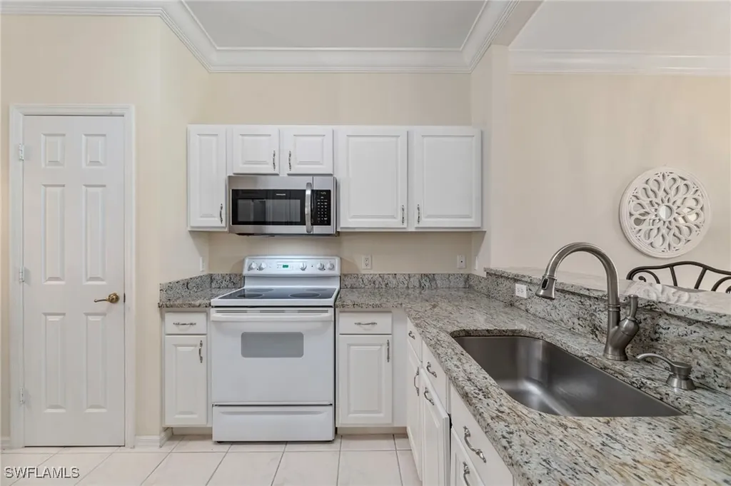 3965 Bishopwood Court E Naples FL 34114