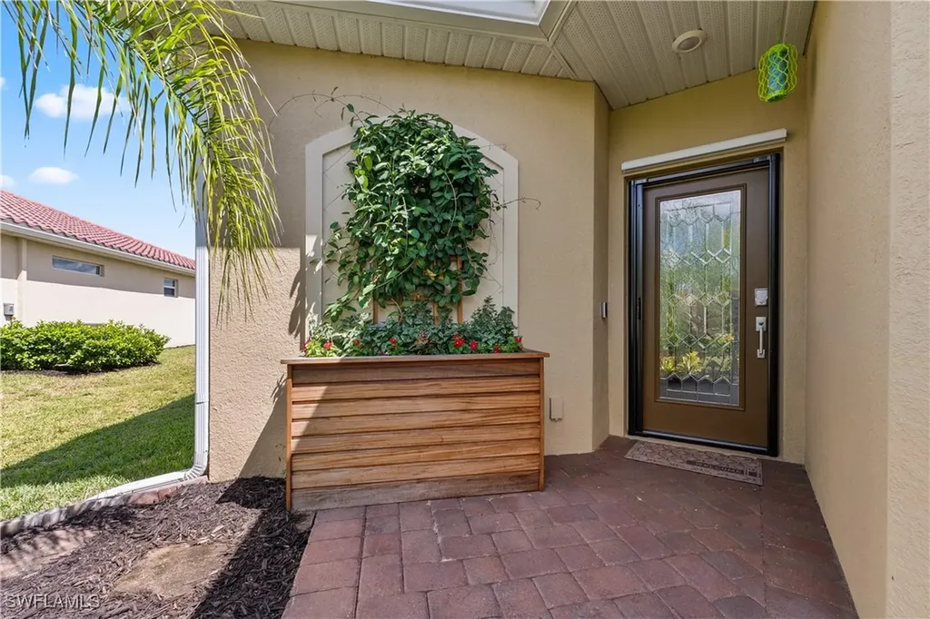 2656 Vine Avenue Naples FL 34120