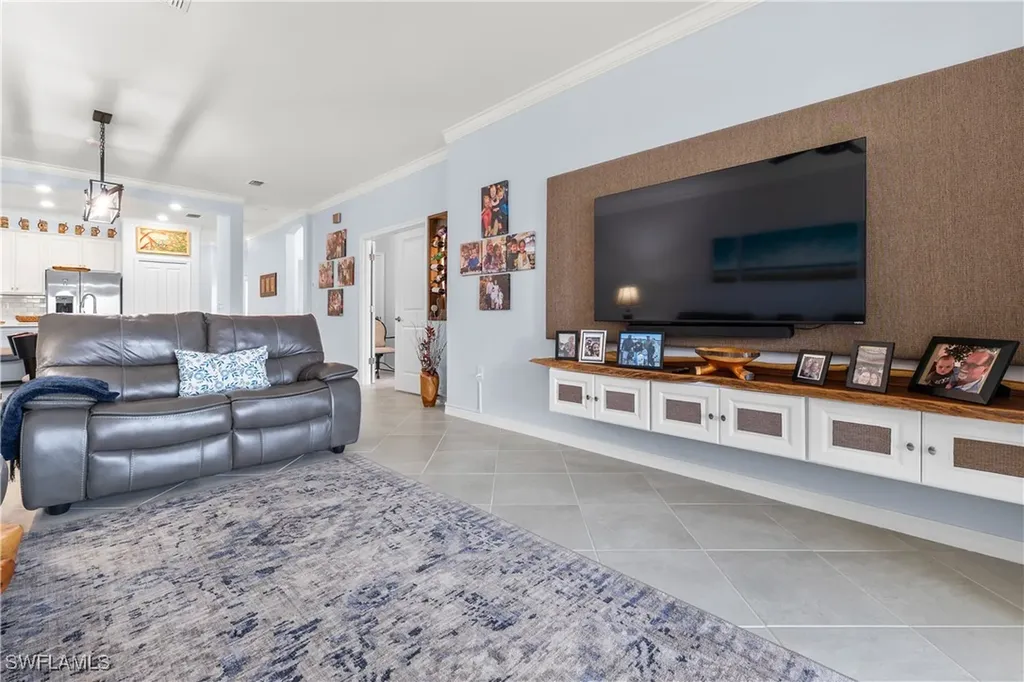 2656 Vine Avenue Naples FL 34120