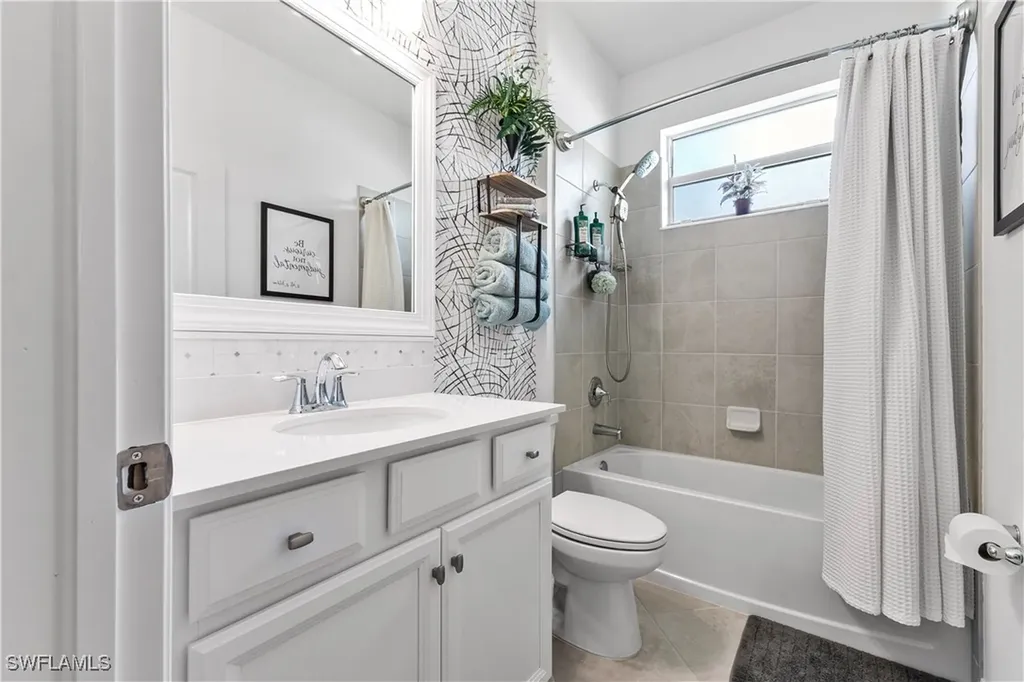 2656 Vine Avenue Naples FL 34120