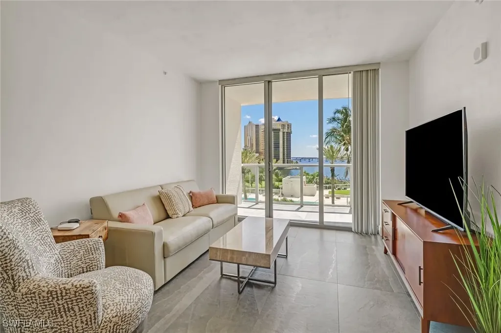 3000 Oasis Grand Boulevard Fort Myers FL 33916