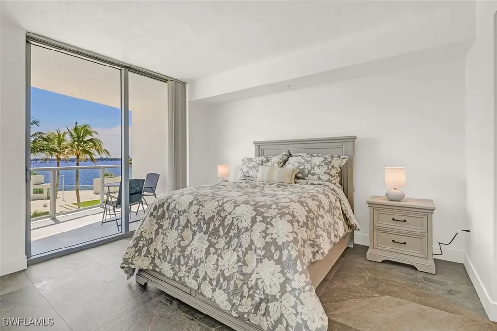 3000 Oasis Grand Boulevard Fort Myers FL 33916