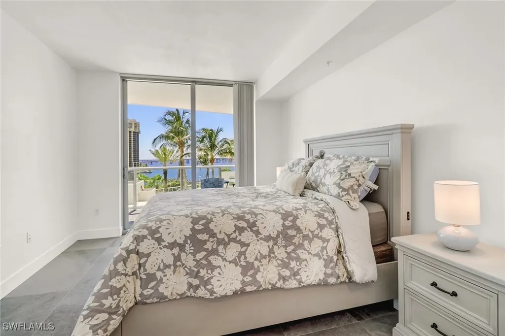 3000 Oasis Grand Boulevard Fort Myers FL 33916