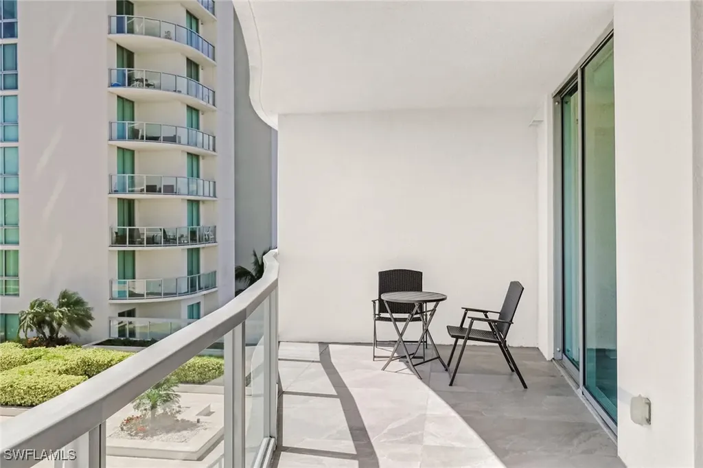 3000 Oasis Grand Boulevard Fort Myers FL 33916