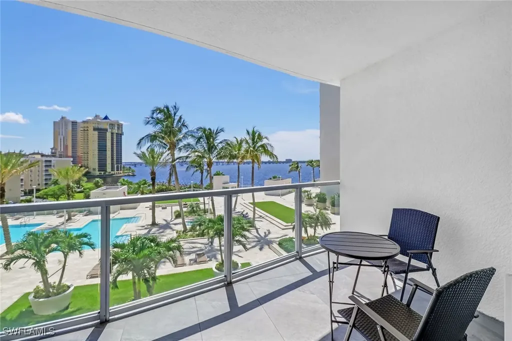 3000 Oasis Grand Boulevard Fort Myers FL 33916