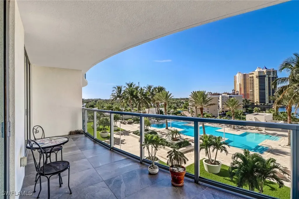 3000 Oasis Grand Boulevard Fort Myers FL 33916