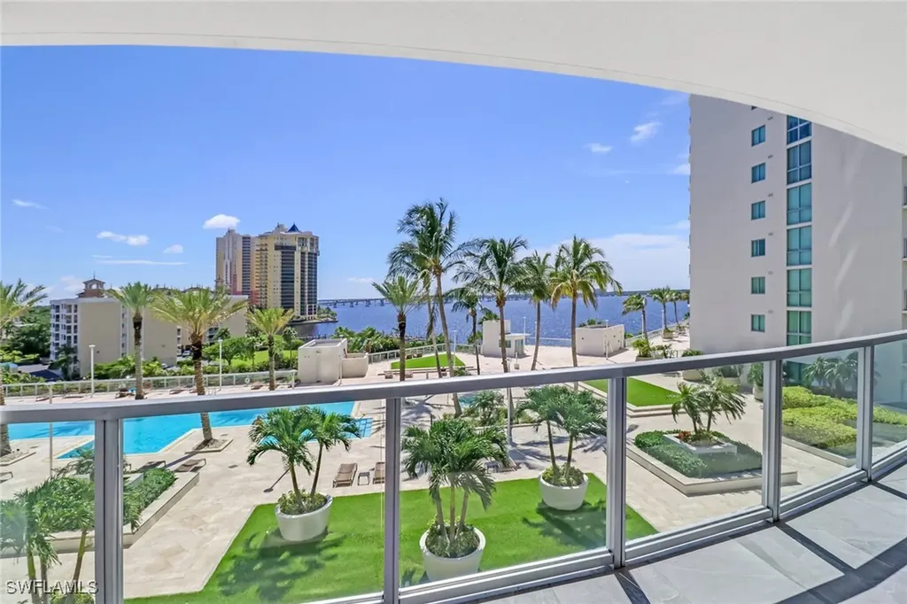 3000 Oasis Grand Boulevard Fort Myers FL 33916