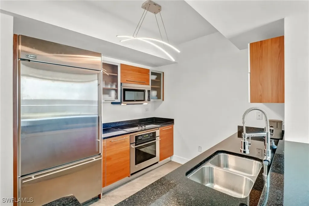 3000 Oasis Grand Boulevard Fort Myers FL 33916