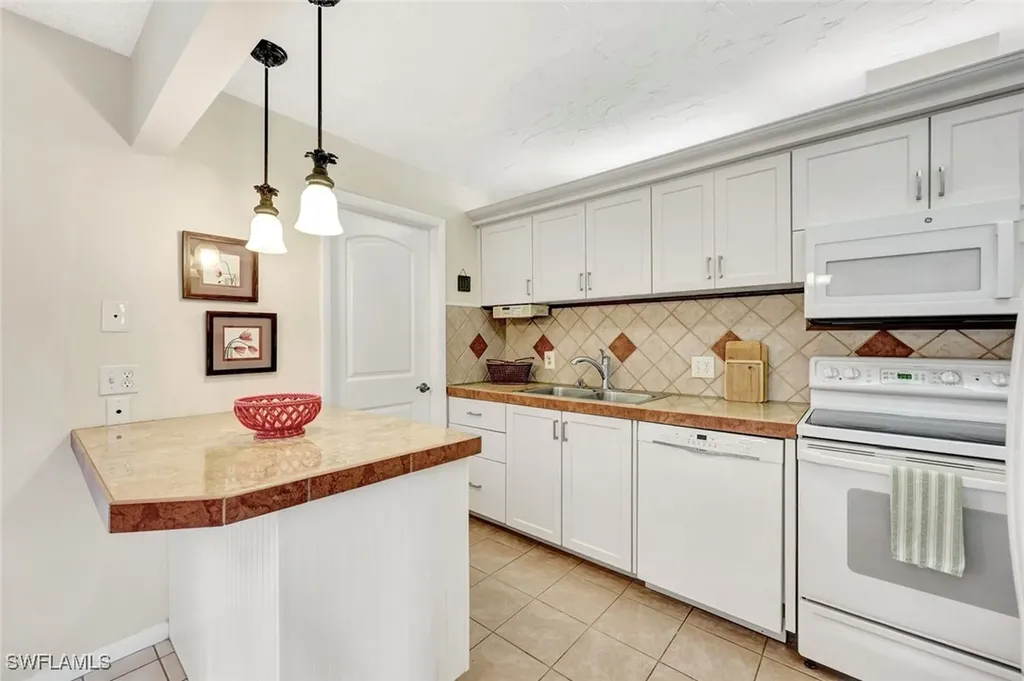 788 Park Shore Drive Naples FL 34103