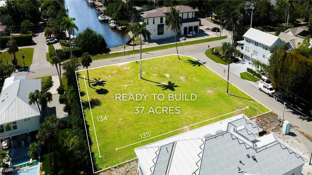 1427 Sandpiper Street Naples FL 34102
