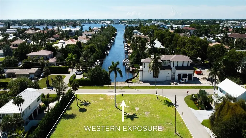 1427 Sandpiper Street Naples FL 34102