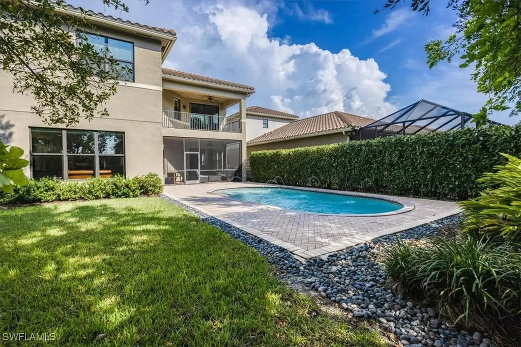 Naples FL, 13800 Luna Drive