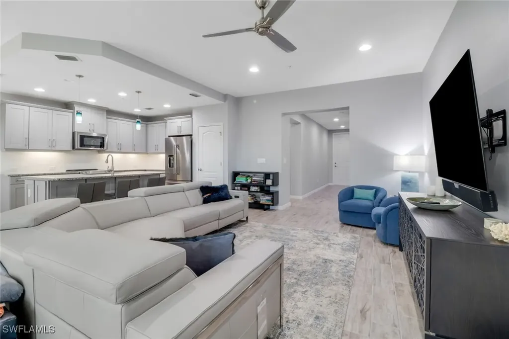 6973 Avalon Circle Naples FL 34112