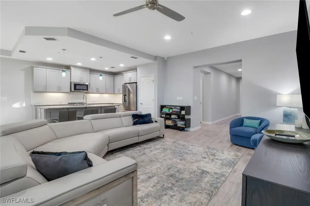 6973 Avalon Circle Naples FL 34112