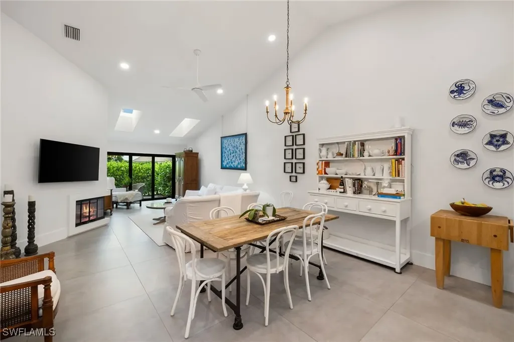 4006 Crayton Road Naples FL 34103