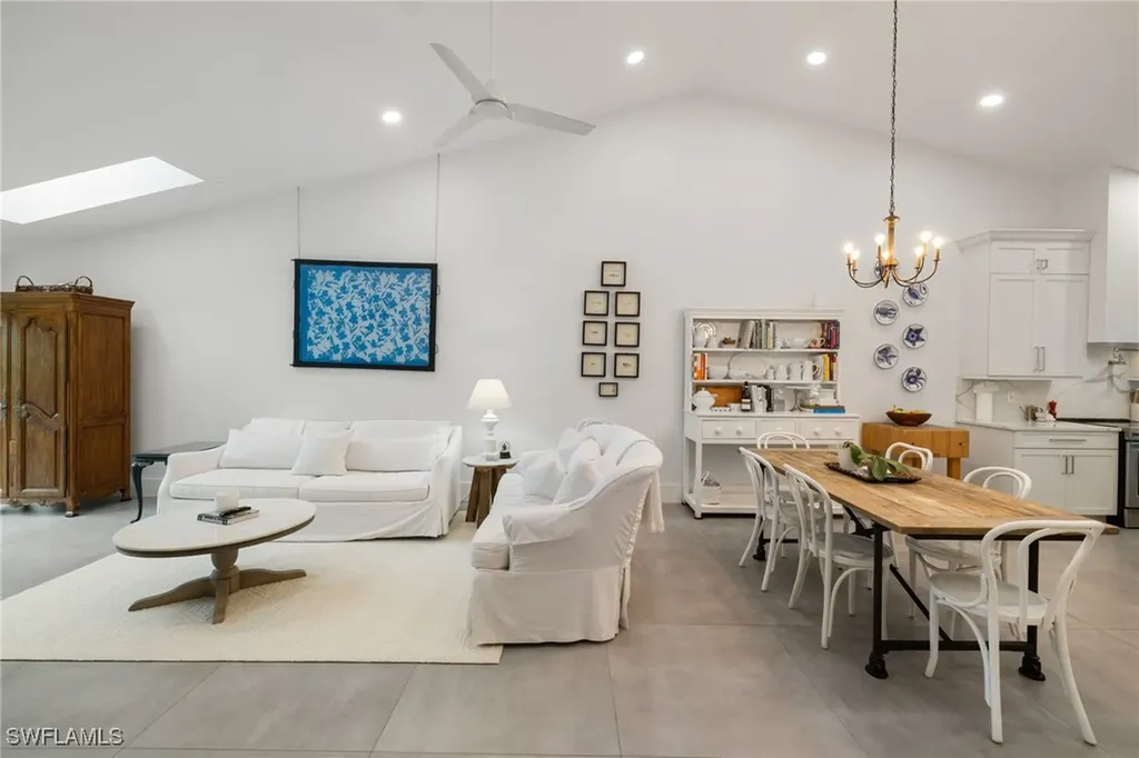 4006 Crayton Road Naples FL 34103