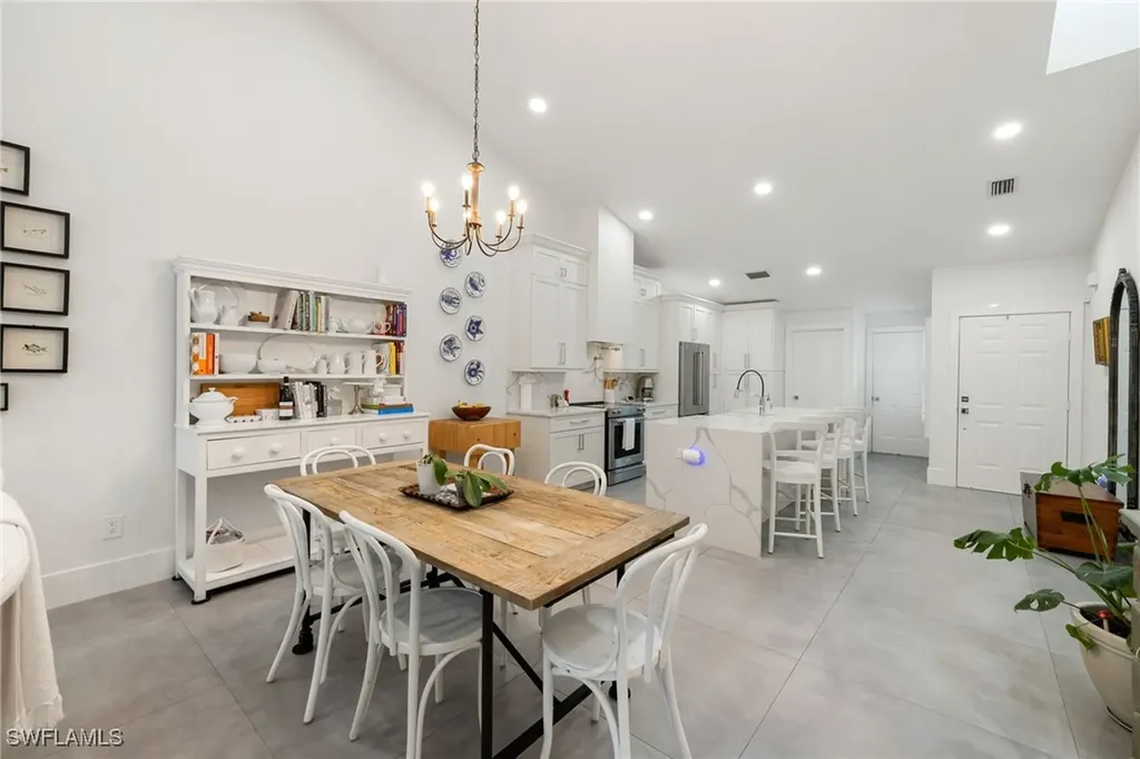 4006 Crayton Road Naples FL 34103