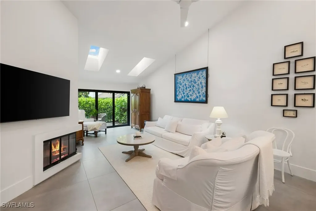 4006 Crayton Road Naples FL 34103