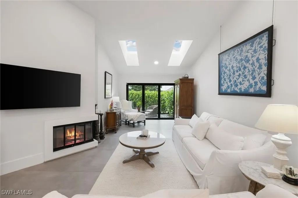 4006 Crayton Road Naples FL 34103