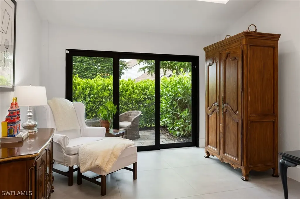 4006 Crayton Road Naples FL 34103