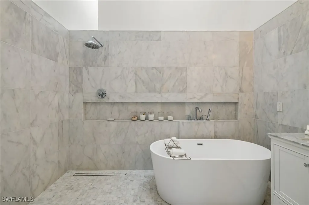 4006 Crayton Road Naples FL 34103