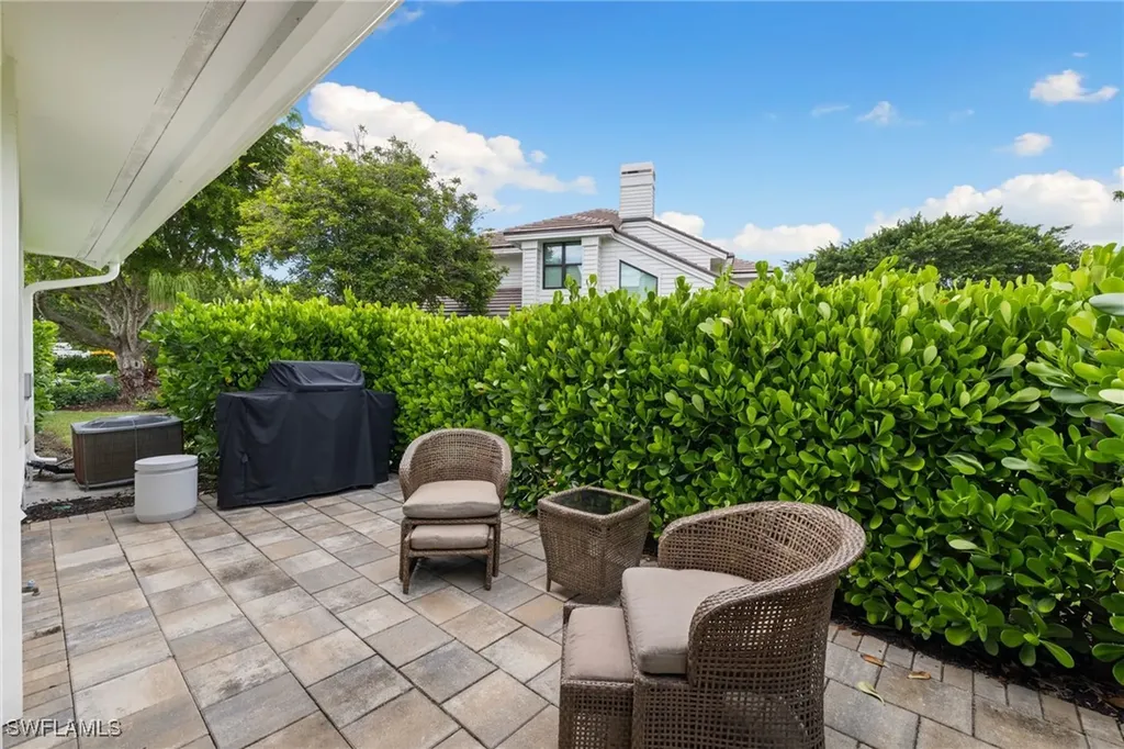 4006 Crayton Road Naples FL 34103