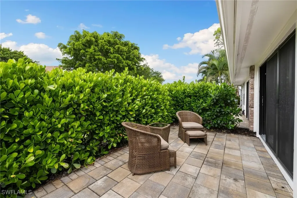 4006 Crayton Road Naples FL 34103
