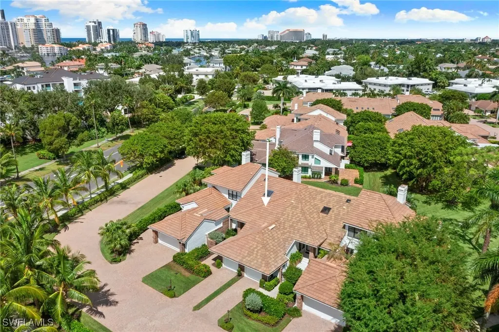 4006 Crayton Road Naples FL 34103