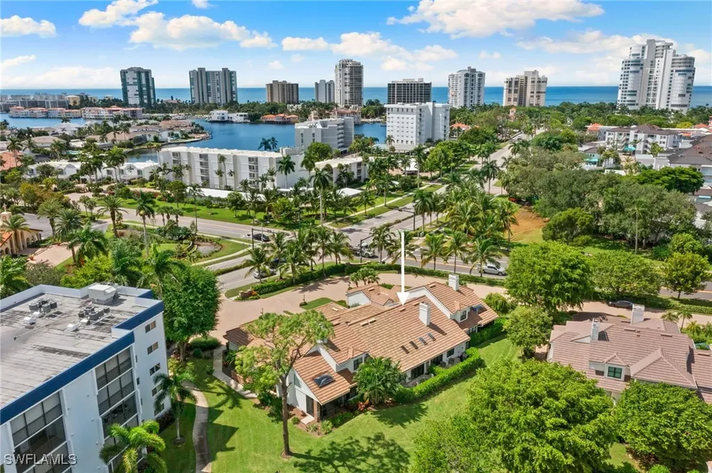 4006 Crayton Road Naples FL 34103