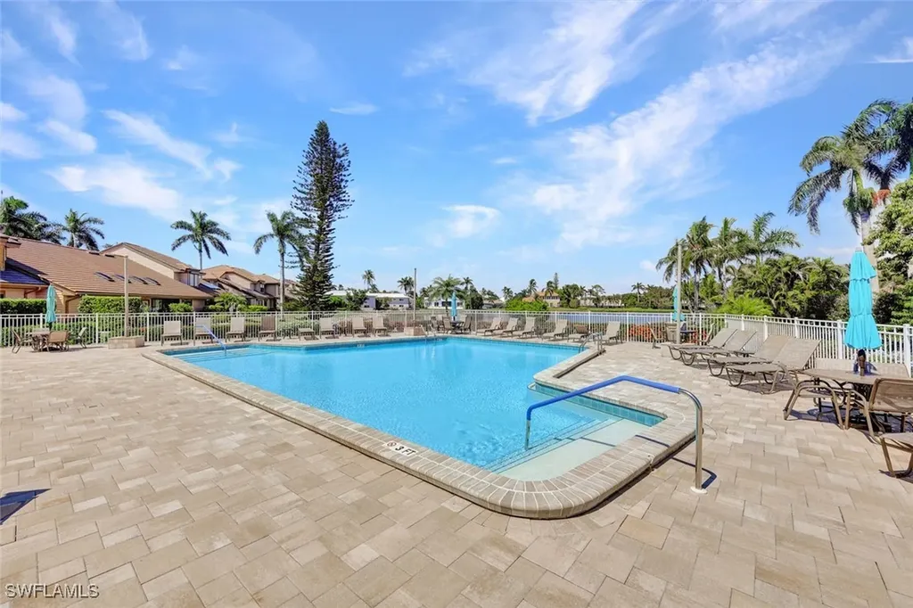 4006 Crayton Road Naples FL 34103