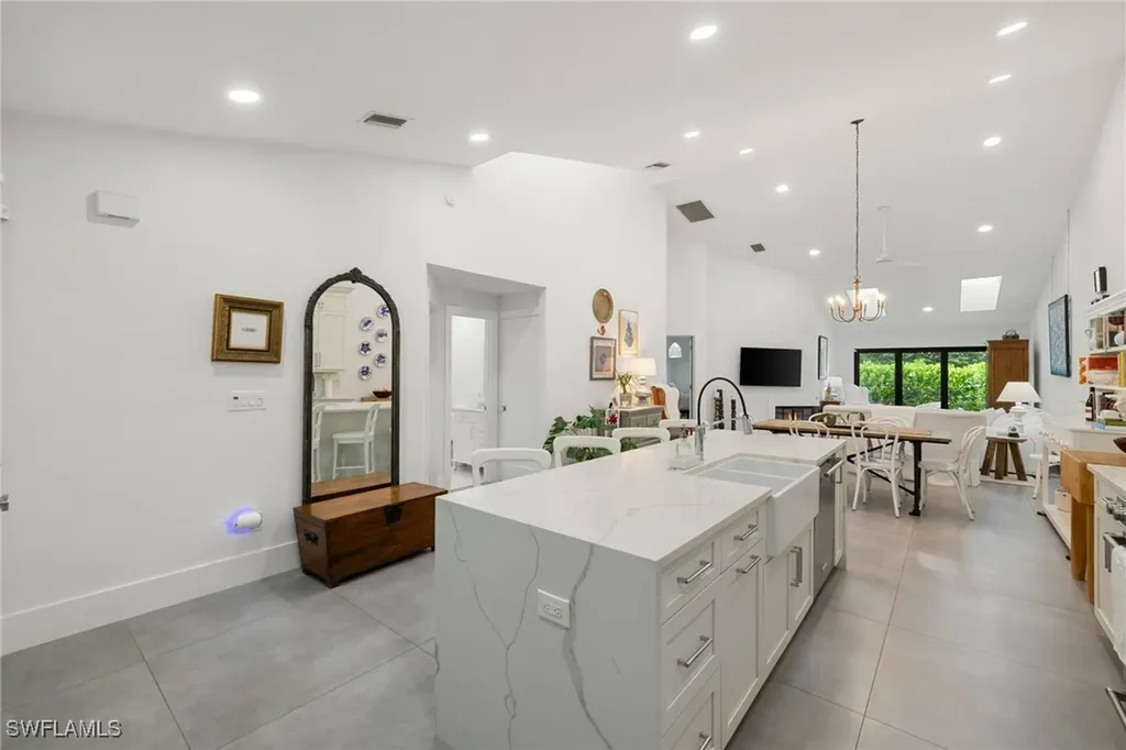 4006 Crayton Road Naples FL 34103