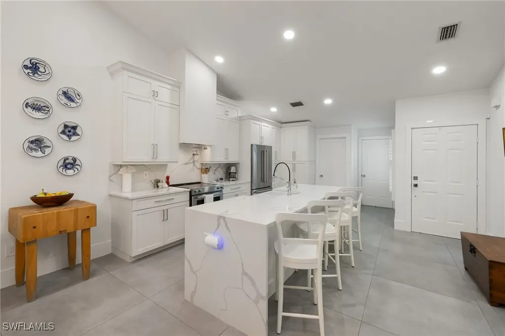 4006 Crayton Road Naples FL 34103