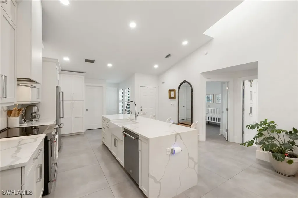 4006 Crayton Road Naples FL 34103