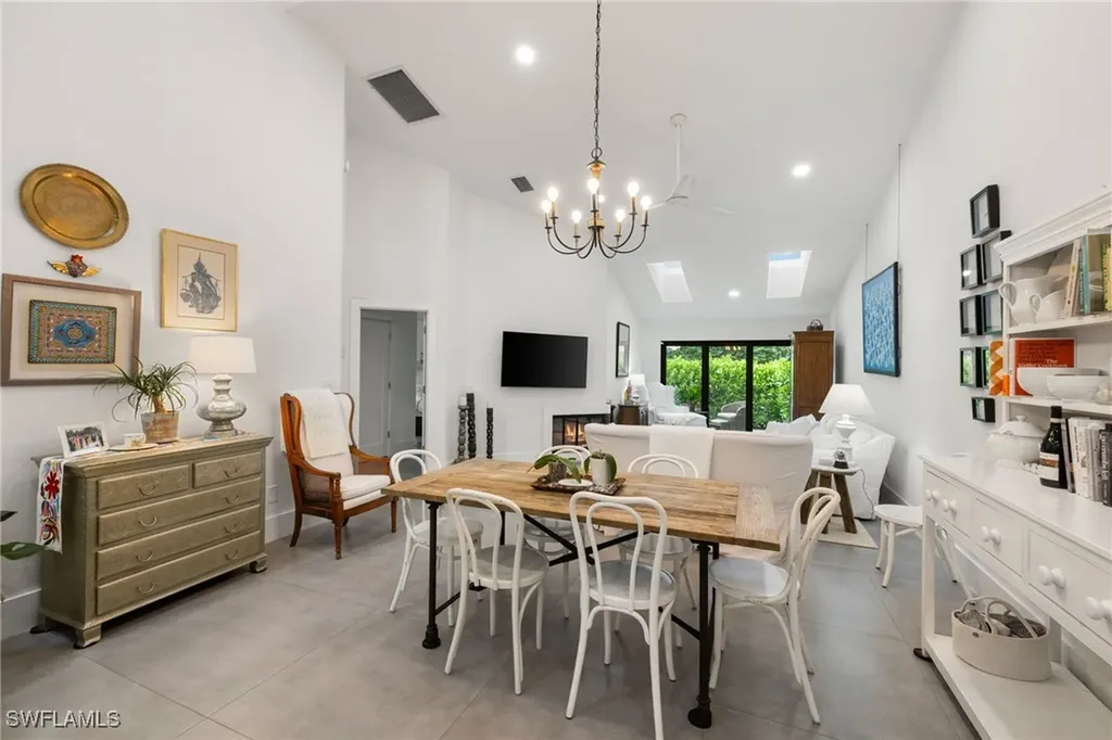 4006 Crayton Road Naples FL 34103