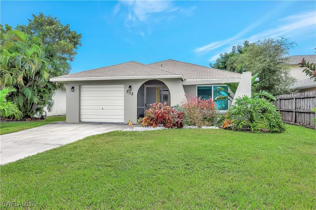 532 99th Avenue N Naples FL 34108