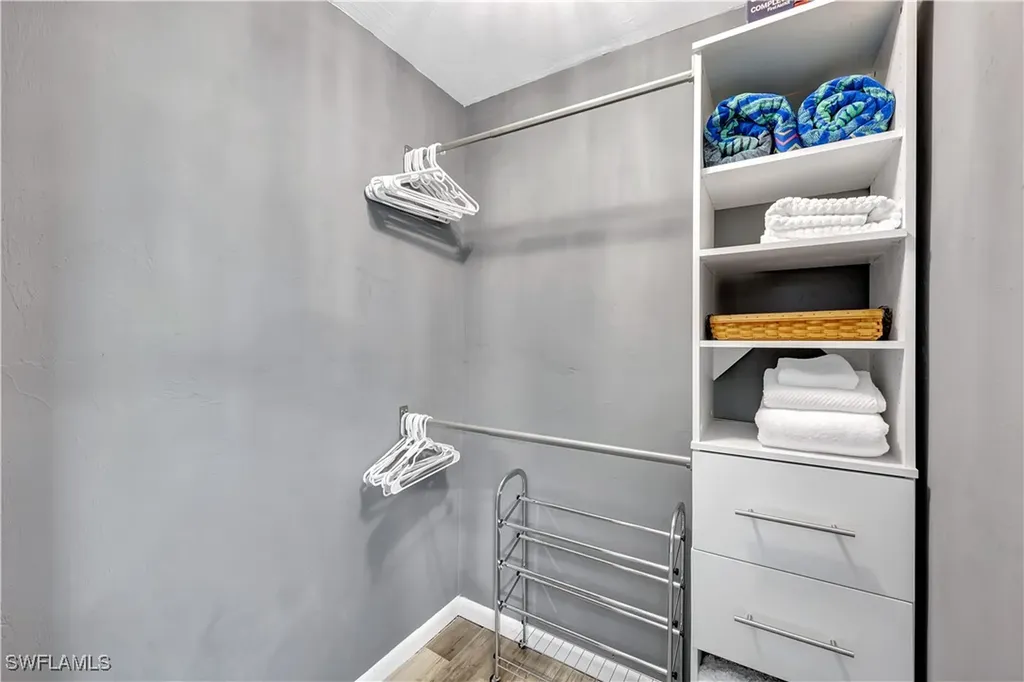 532 99th Avenue N Naples FL 34108