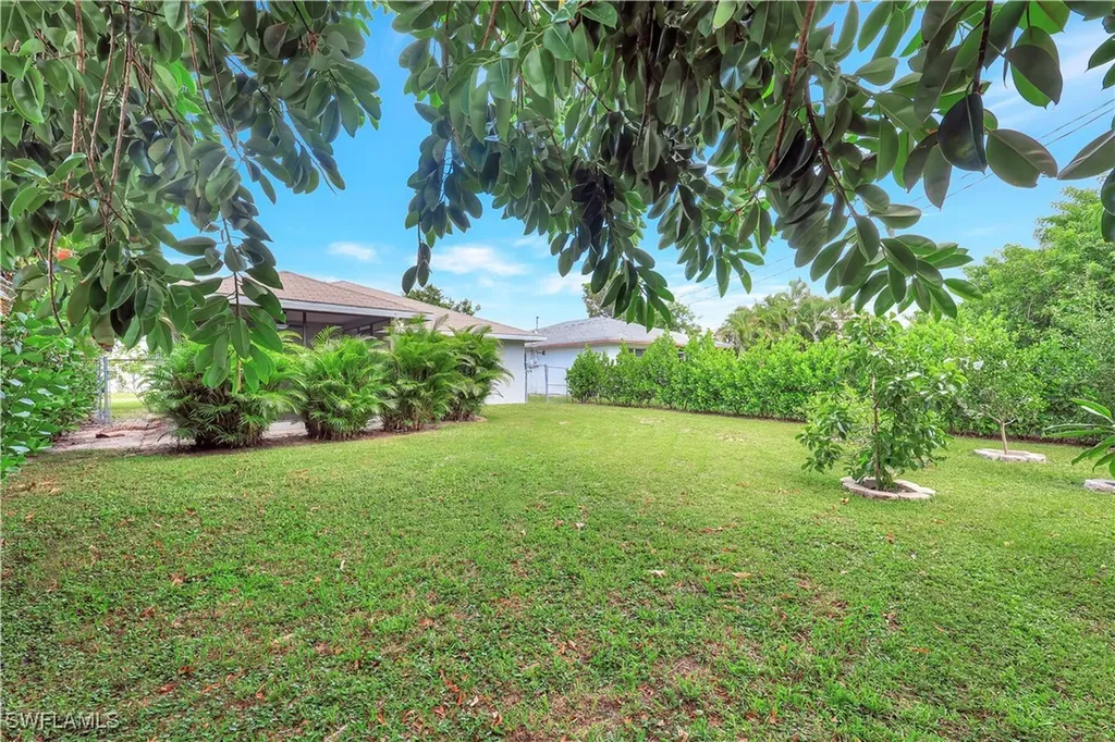 532 99th Avenue N Naples FL 34108