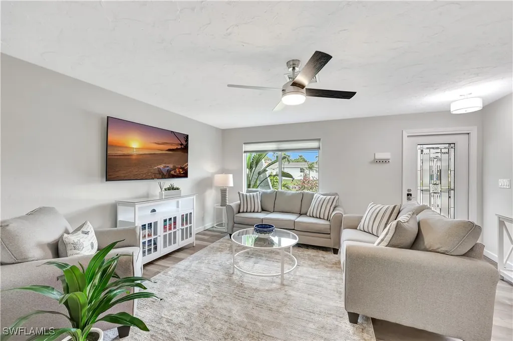 532 99th Avenue N Naples FL 34108