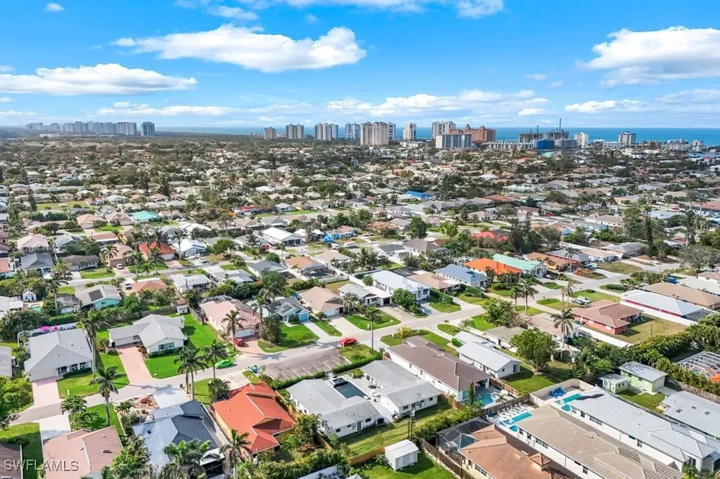 532 99th Avenue N Naples FL 34108