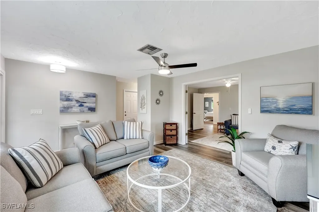 532 99th Avenue N Naples FL 34108