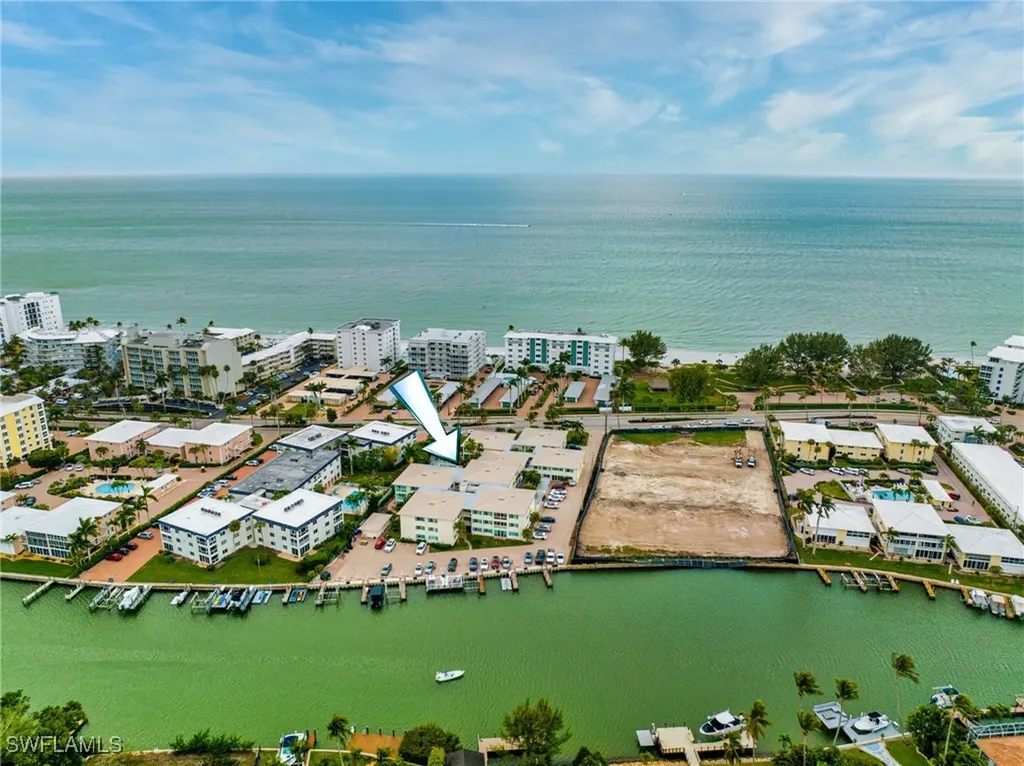 1950 Gulf Shore Boulevard N Naples FL 34102