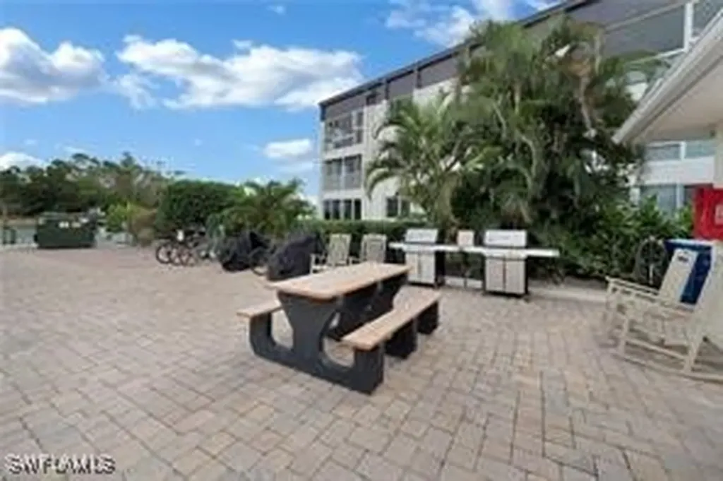 1950 Gulf Shore Boulevard N Naples FL 34102