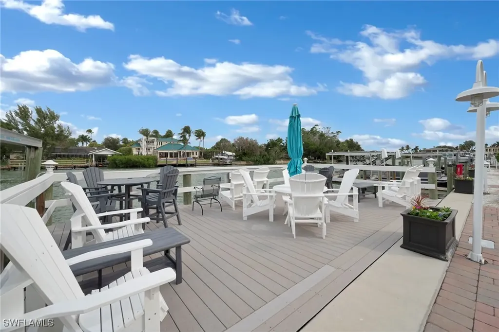1950 Gulf Shore Boulevard N Naples FL 34102