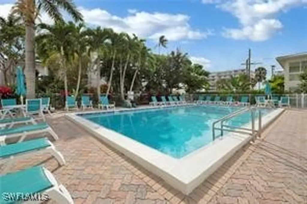 1950 Gulf Shore Boulevard N Naples FL 34102