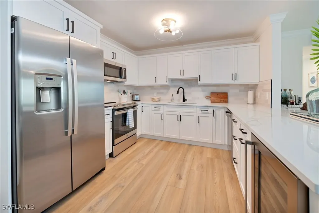 1950 Gulf Shore Boulevard N Naples FL 34102