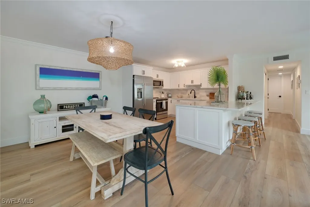 1950 Gulf Shore Boulevard N Naples FL 34102