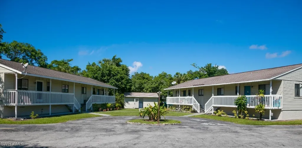 2455 Thomasson Drive Naples FL 34112