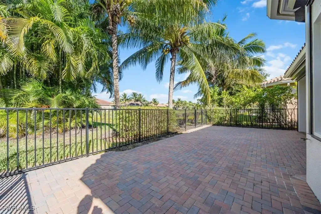 13504 Mandarin Circle Naples FL 34109