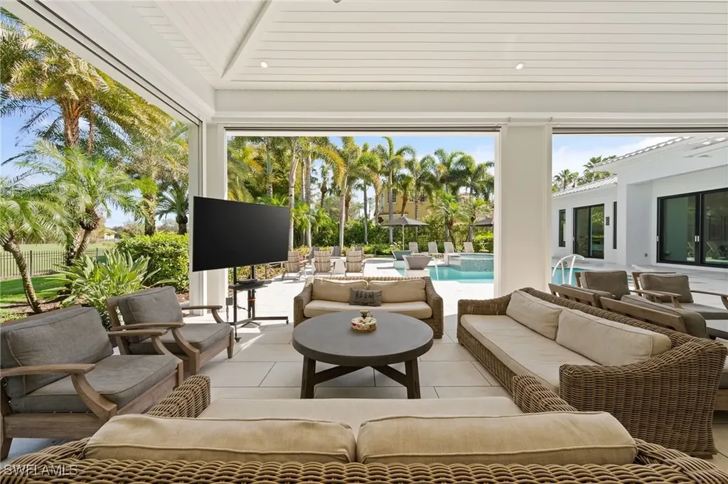 6441 Highcroft Drive Naples FL 34119